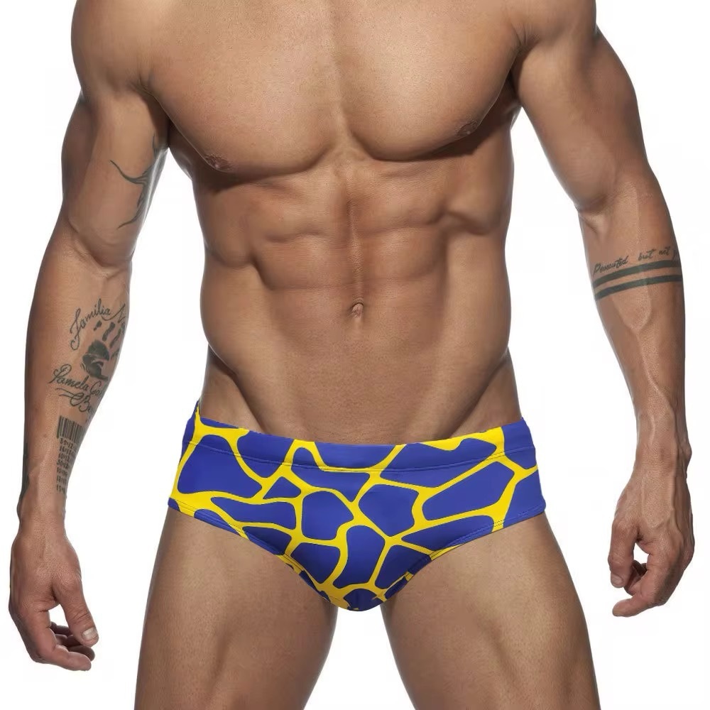 NWT Men’s swim briefs size L (36) fits like a medium.